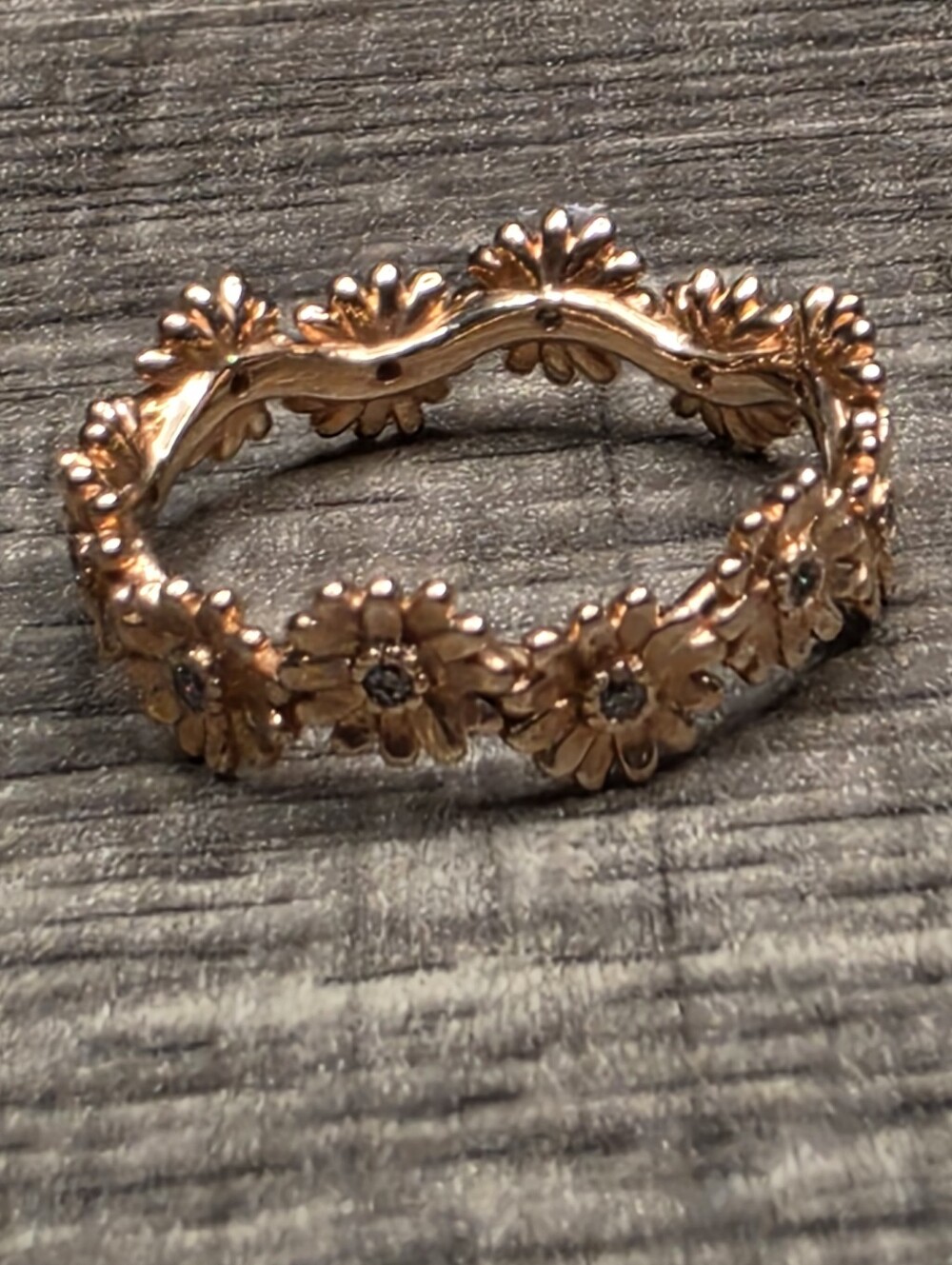 Authentic Pandora Daisy 14k rose gold-plated ring with clear cubic zirconia